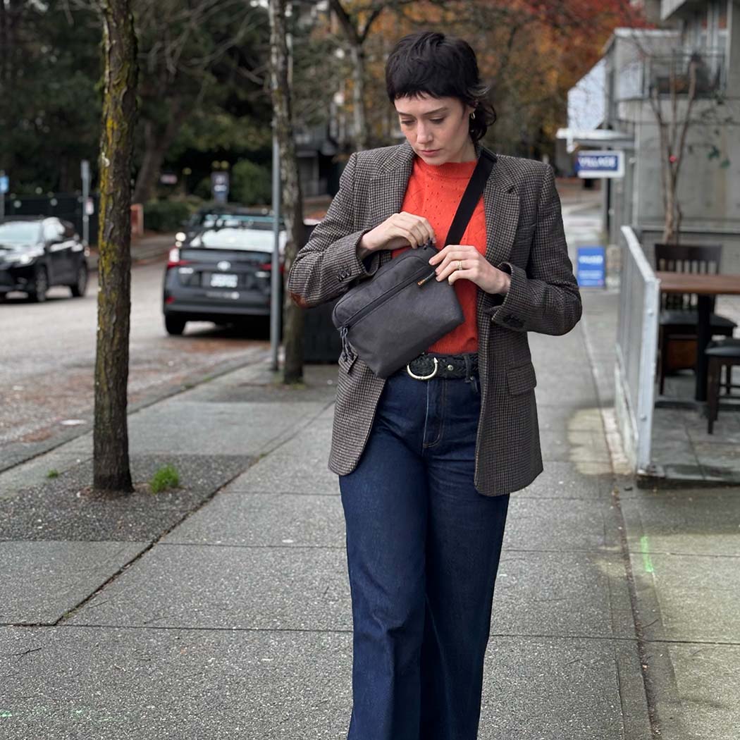 GoDark Faraday Crossbody Bag