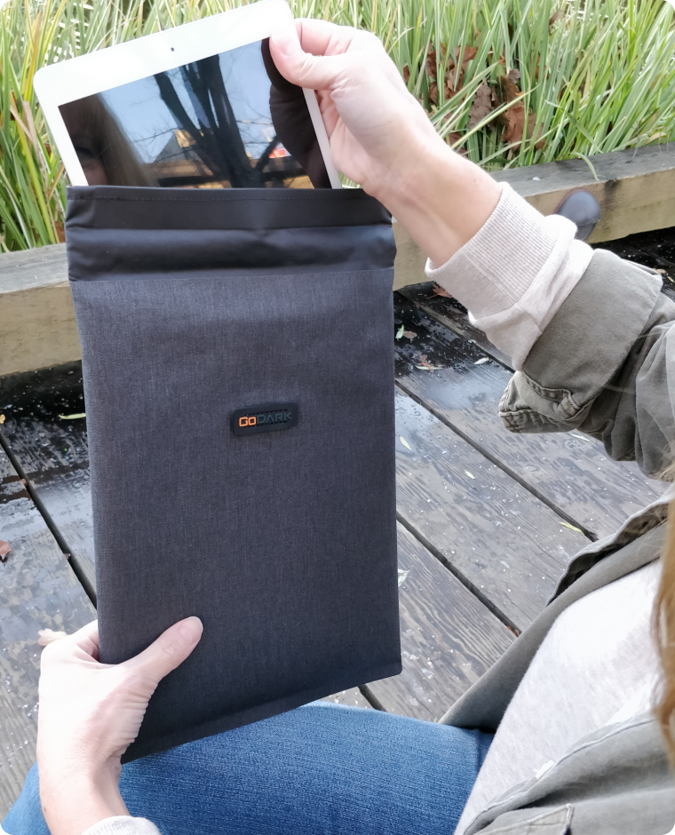 GoDark Tablet Bag