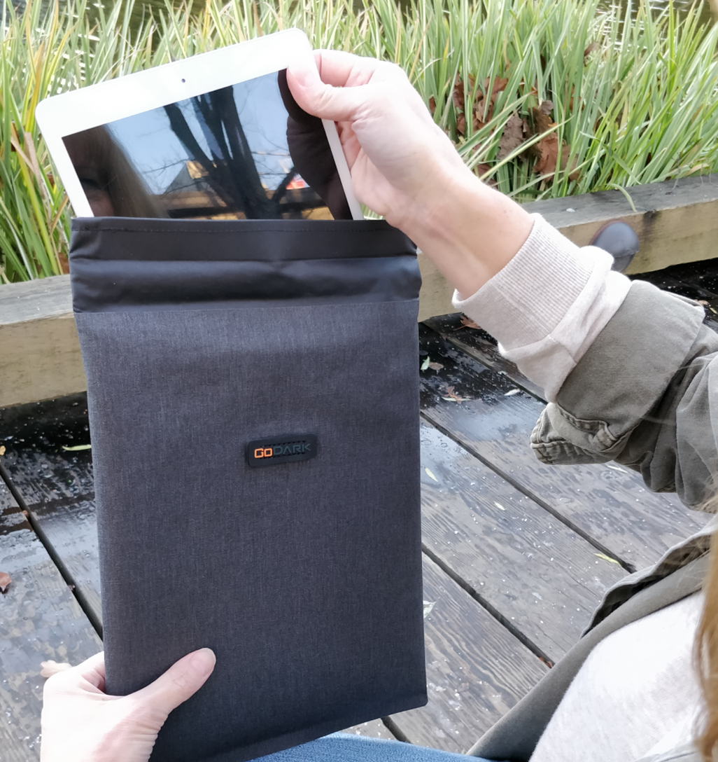 GoDark Tablet Bag
